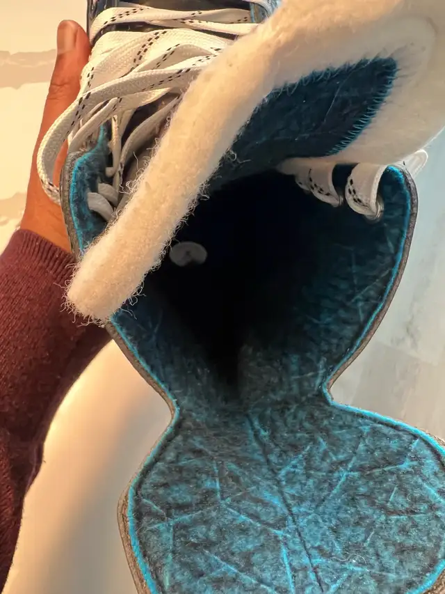 Bauer XLP Ice Skates *Mint* Size 5 in Skates & Blades in City of Toronto - Image 4