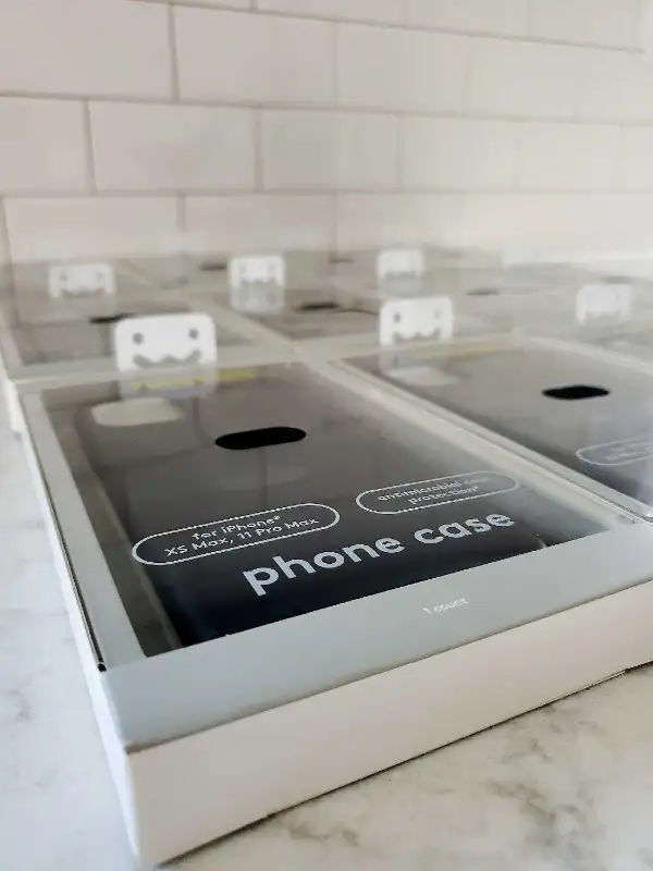 Apple iPhone 11 Pro Max/XS Max Case in Cell Phone Accessories in Markham / York Region - Image 4