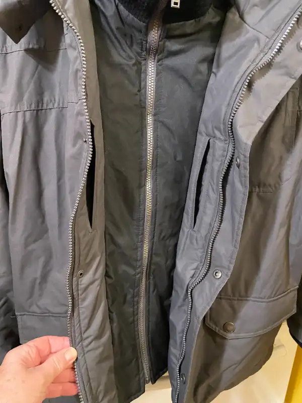 Claiborne Dobby Tech Men's Padded Utility Winter Jacket Coat in Men's in Oshawa / Durham Region - Image 5