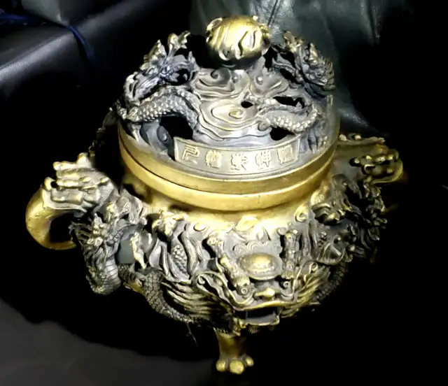 Egyptian lamp, deco and Indo-Persian vase for sale in Home Décor & Accents in Gatineau - Image 2