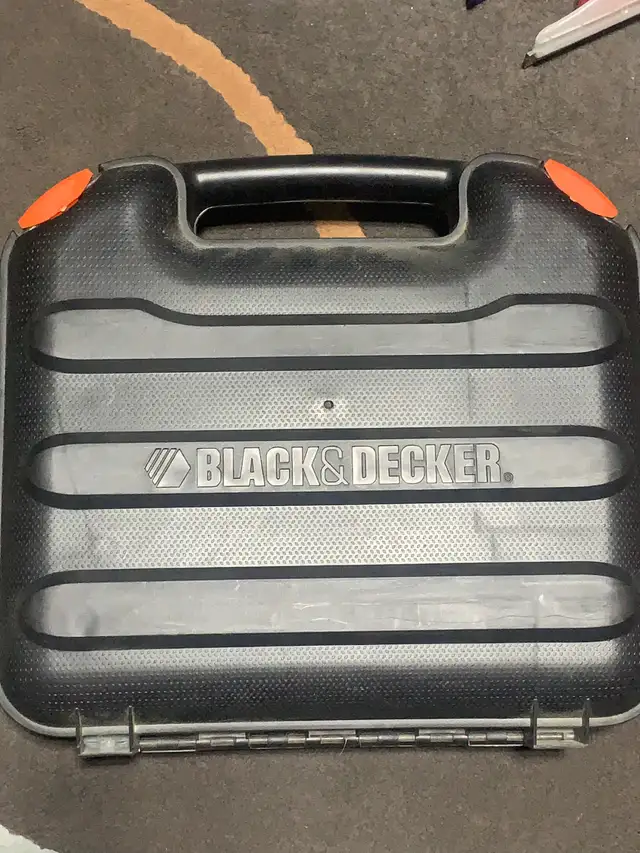 Black and decker 6.5a hammer drill in Power Tools in Kitchener / Waterloo - Image 5