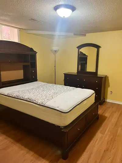 Private furnished room for rent in Thornhill. Only for working male.