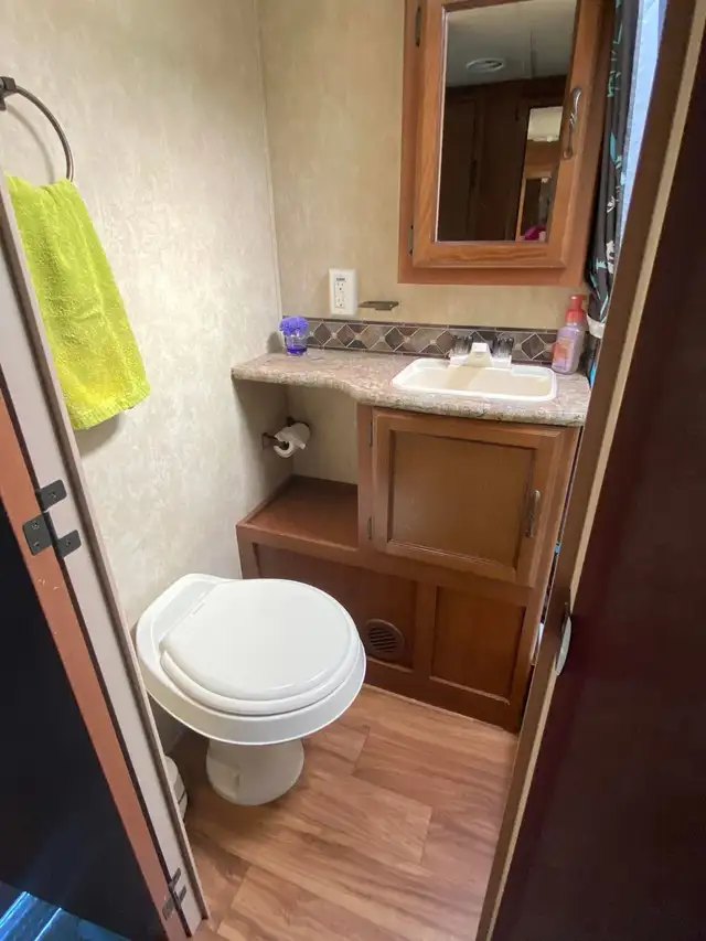 Roulotte à selette in RVs & Motorhomes in Lévis - Image 5