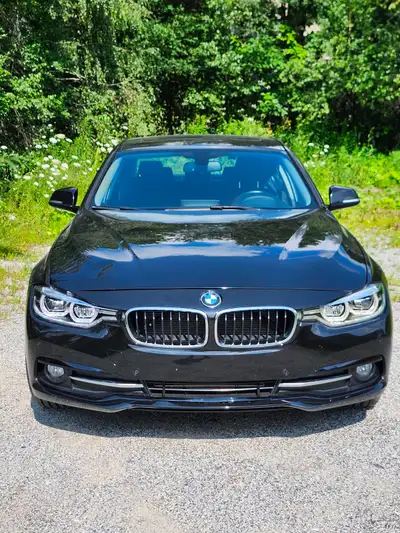*** FRANCAIS Looking for a luxury sedan that's as enjoyable to drive as it is practical? This 2017 B...