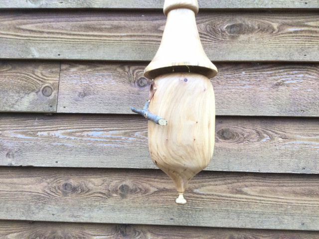 Hand-Crafted 2 piece Siberian Elm Hanging Wood Birdhouse #2 in Outdoor Décor in Hamilton - Image 4