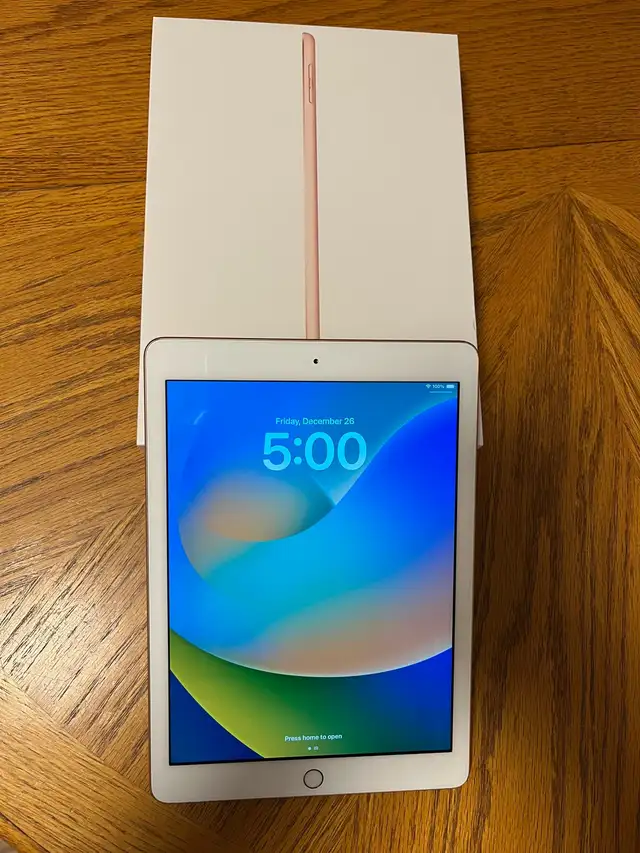 iPad 6th generation - for parts in iPads & Tablets in Oakville / Halton Region - Image 5