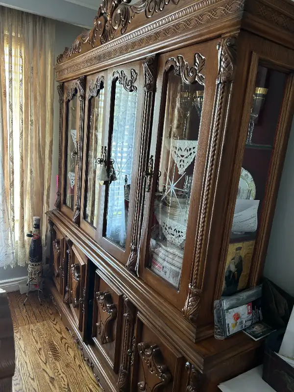 Display china cabinet in Hutches & Display Cabinets in City of Toronto - Image 3