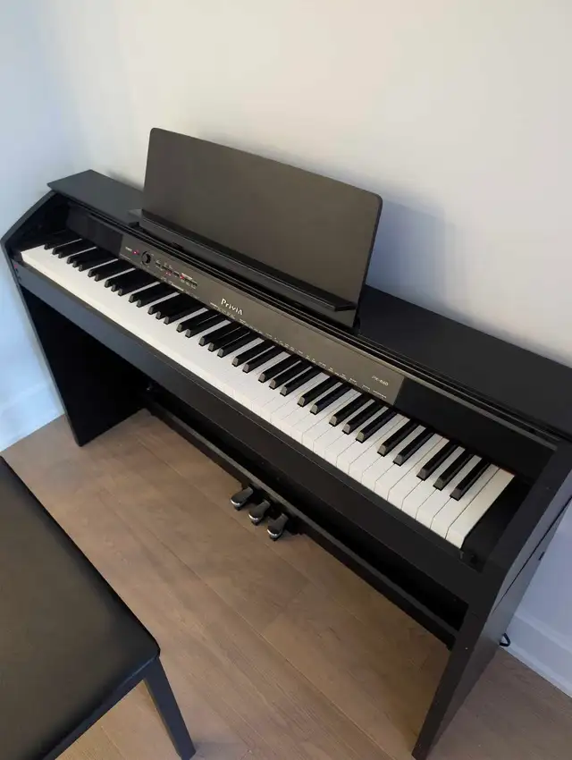 Used Digital Piano + bench580123700422266881