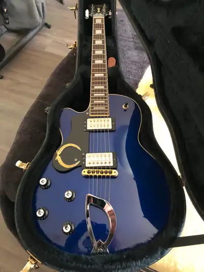 Moon Blue Guild DeArmond m75 aristocrat with ohsc. The bridge was messed up so I replaced with. Grap...