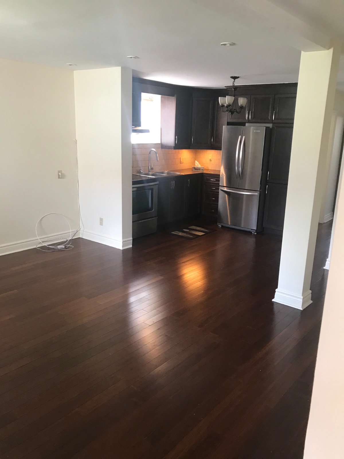 BREATHTAKING ONE BEDROOM  HUGH APARTMENT — photo 1