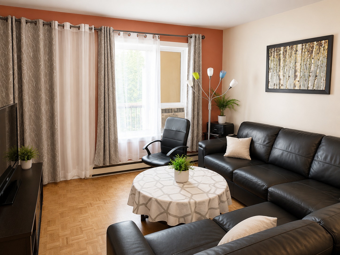5 1/2 spacious Apartment for Rent — photo 1