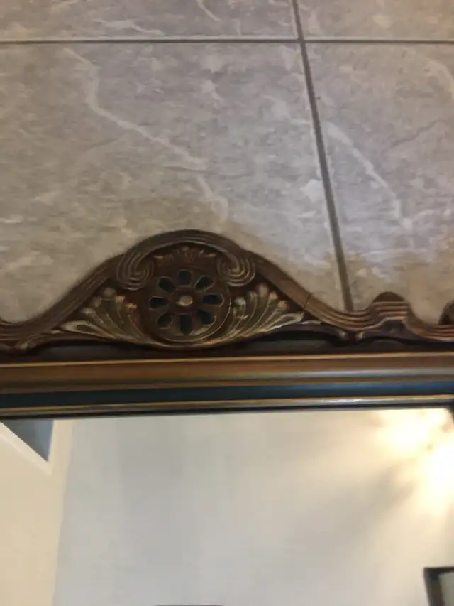 Antique wooden mirror. 29”x17”. in Home Décor & Accents in Markham / York Region - Image 5