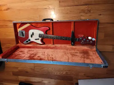 SUPERBE Fender Mustang bass USA 1969 Red W/HCase! FREE SHIPPING!, View more