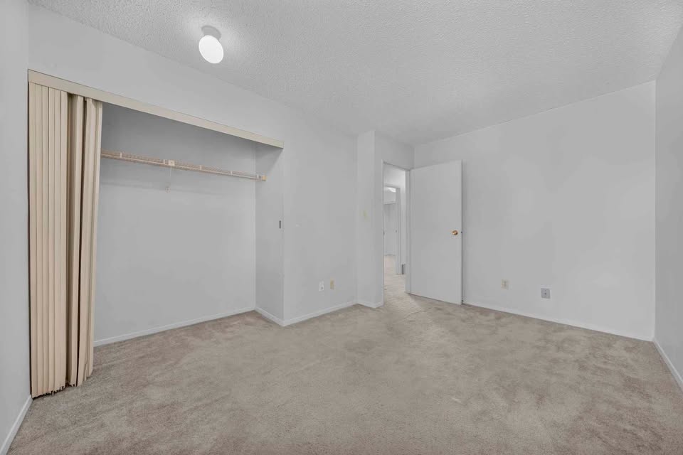 FOR RENT: Spacious 3 Bedroom Townhome in Sakaw! 3