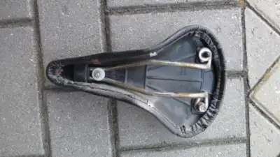 Plusieurs selles de vélo, View more