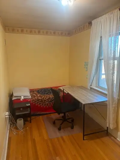 One private room available for one person (male student or young professional). Rent is 880 CAD per...