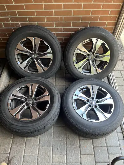 You can use them on a 2007-2025 Honda CR-V. The rims are OEM from 2021 CR-V and are in very good sha...