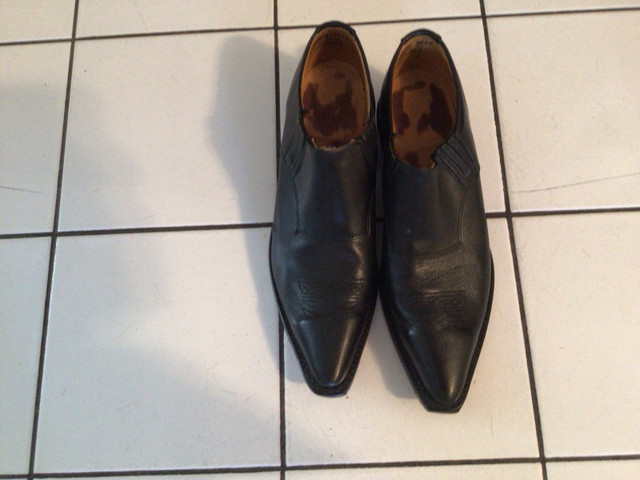 Bottes Cowboy Noires Taille 8 1/2 po. dans Chaussures pour hommes  à Granby - Image 2
