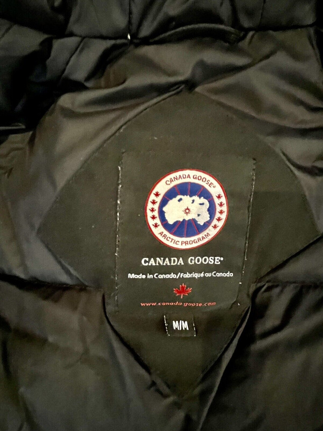 Canada Goose - black Chilliwack bomber, Womens Medium in Women's - Tops & Outerwear in City of Toronto - Image 3