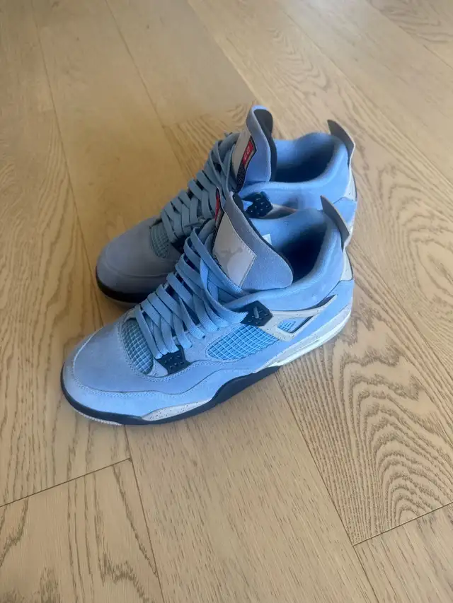 Jordan 4 unc retro size 10.5 in Men's Shoes in Mississauga / Peel Region - Image 4