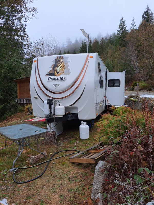 2009 Fleetwood Prowler travel trailer Travel Trailers & Campers