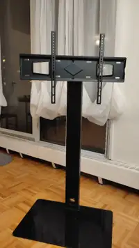 Sturdy floor TV Stand