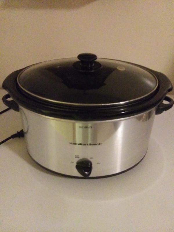 Hamilton Beach slow cooker in Microwaves & Cookers in Sault Ste. Marie