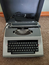 Vintage Eaton Viking  Electric Typewriter