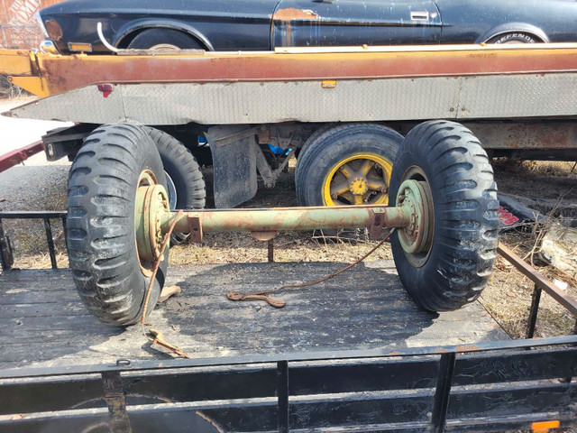 Military trailer axle in Other in Gatineau