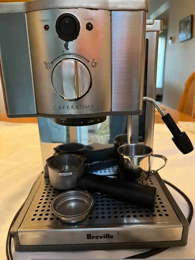 Breville Cafe Roma Espresso Maker in Coffee Makers in Ottawa - Image 5