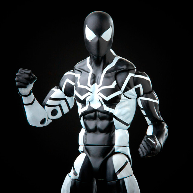 Marvel Legends - Future Foundation Spider-man 60th Anniversary in Toys & Games in Trenton - Image 4