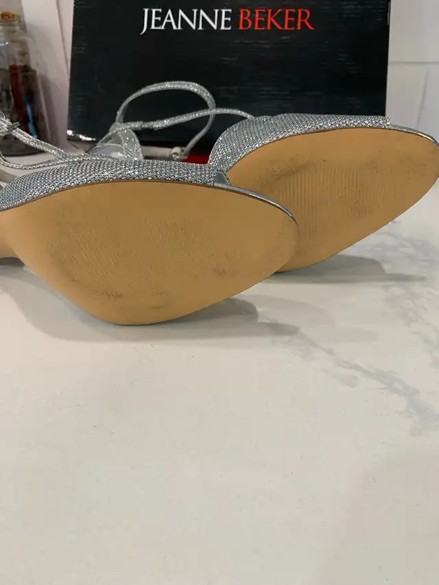 Women’s  sliver evening shoes - size 11 B  -  $28.00 in Women's - Shoes in Oshawa / Durham Region - Image 6