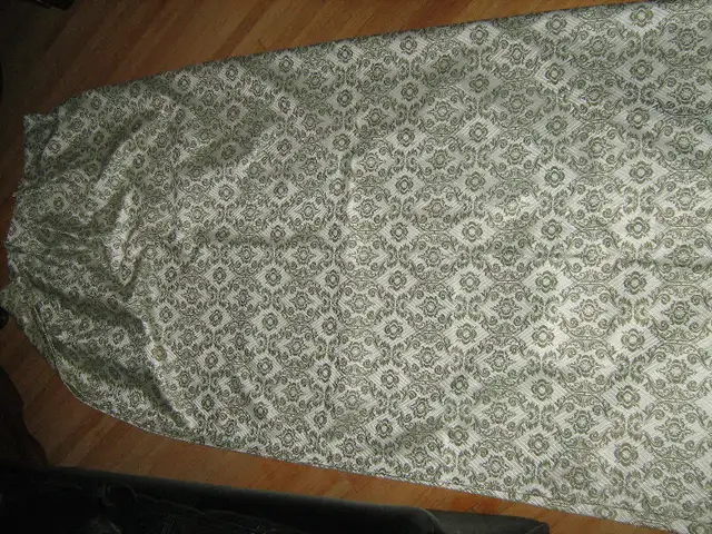 ** Drapes **401676209803110406