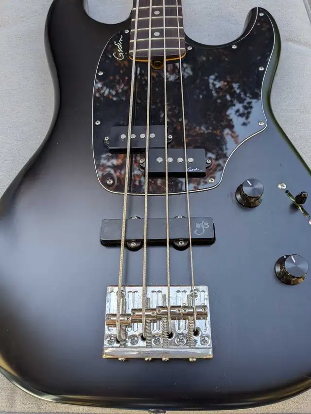 Godin Shifter Classic in Guitars in Guelph - Image 8