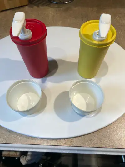 Tupperware Vintage distributeur de Ketchups et Moutarde , View more