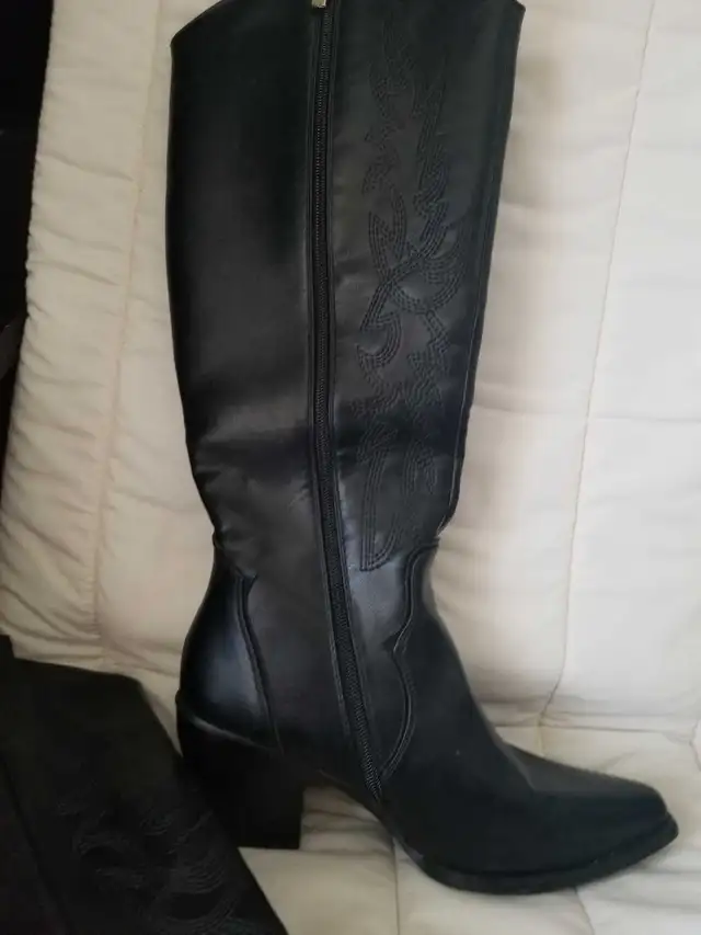 Dream pairs women's cowboy boots #9 in Women's - Shoes in Markham / York Region - Image 3
