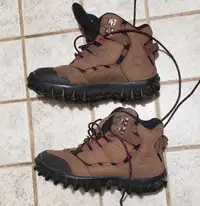 Hiking Boots Salomon Contagrip C-X Thinsulate Women 9 / Men 8