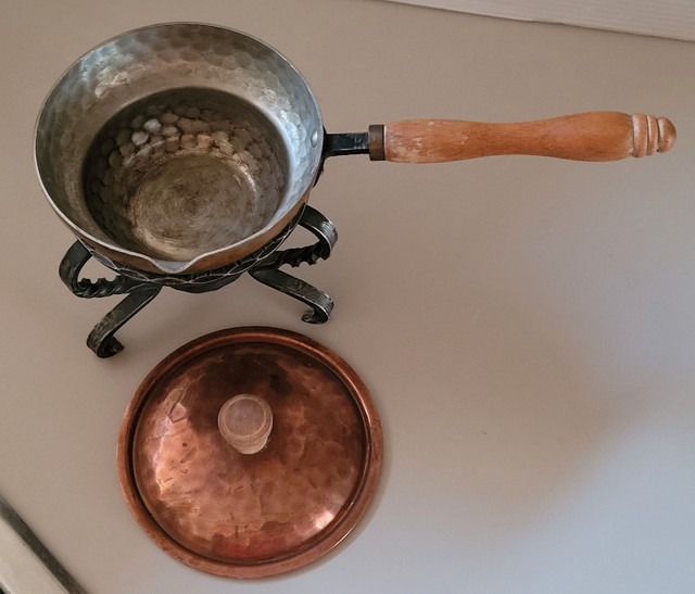 Vintage Hand Hammered Copper Chaffing Sauce Pan Butter Melting in Arts & Collectibles in Oshawa / Durham Region - Image 3