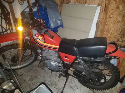 Honda 250 1200$