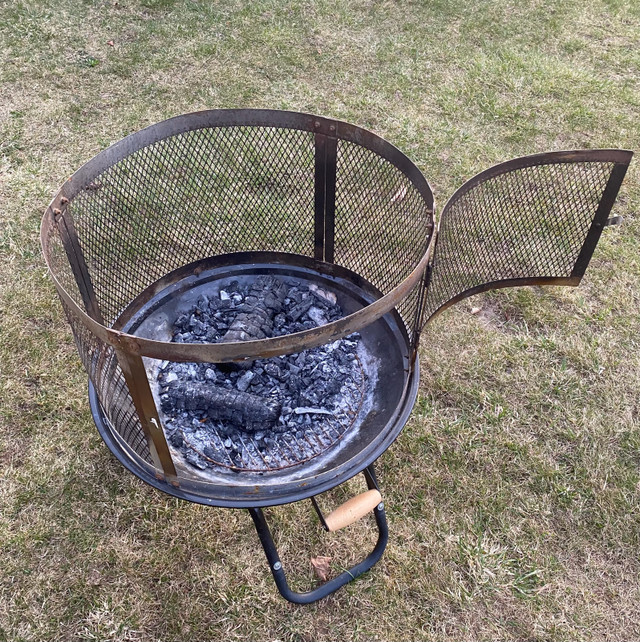 Fire pit in BBQs & Outdoor Cooking in Owen Sound - Image 4