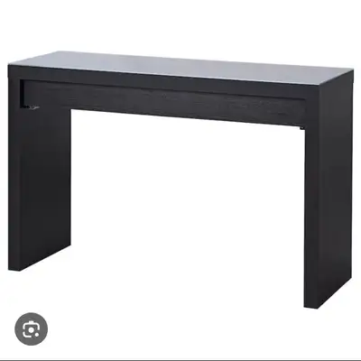 LIKE NEW!! This black/brown colour is discontinued by IKEA! You don’t need to worry about stains, as...