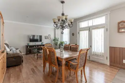 Superbe 4½ entièrement rénové au cœur de Rawdon, 1950 $/mois, garage inclus 3777 rue Queen, Rawdon ·...