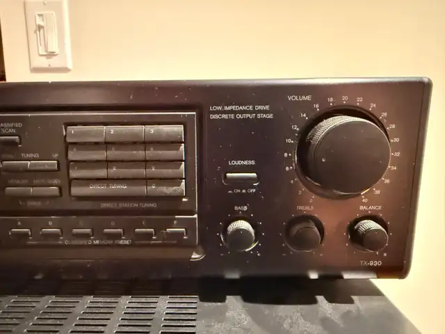 ONKYO TX-930 stereo receiver  in Stereo Systems & Home Theatre in Mississauga / Peel Region - Image 4