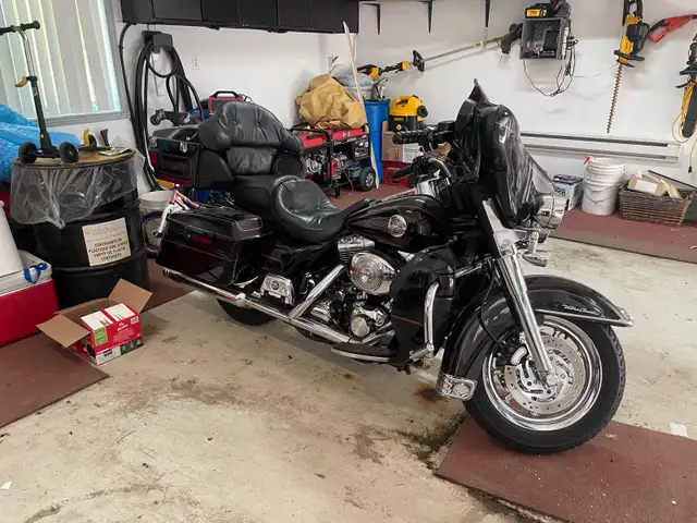 Harley-Davidson Touring in Touring in Laval / North Shore - Image 5