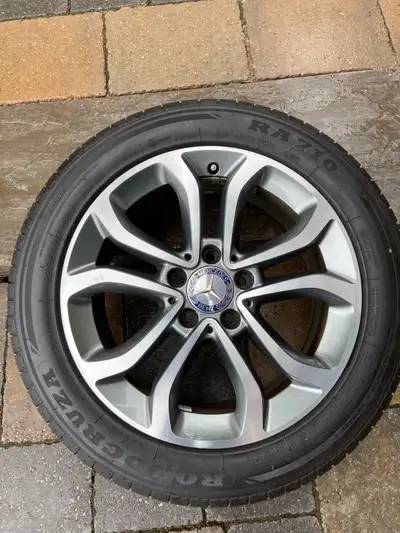 I have 1 spare tire they come out from a Mercedes C 300 2018 has everyone know those car come with n...