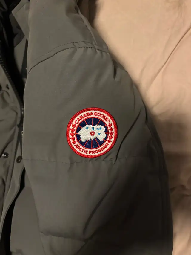 Canada goose Macmillan jacket xl in Men's in City of Toronto - Image 3