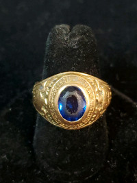 1933 Sigillum College River Nashuae 10k Gold Blue Topaz Ring