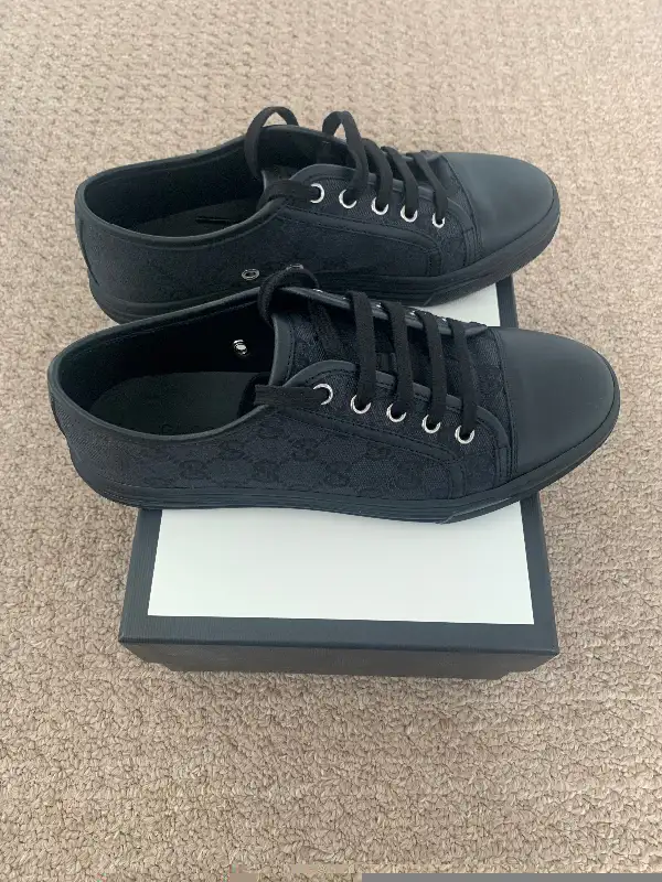 Women’s Authentic Gucci Sneakers - Black (Monogram Pattern) in Women's - Shoes in Kitchener / Waterloo - Image 6
