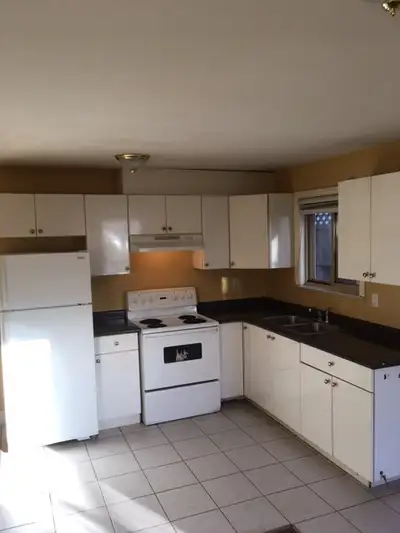 Type: 2 Bedroom, 1 Bathroom ApartmentSize: 1200 sq. ft.Rent: $