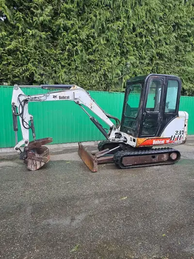 Bobcat 331 excavator with kubota diesel engine. 5100hrs. Enclosed cab with heat. 2 buckets and thumb...